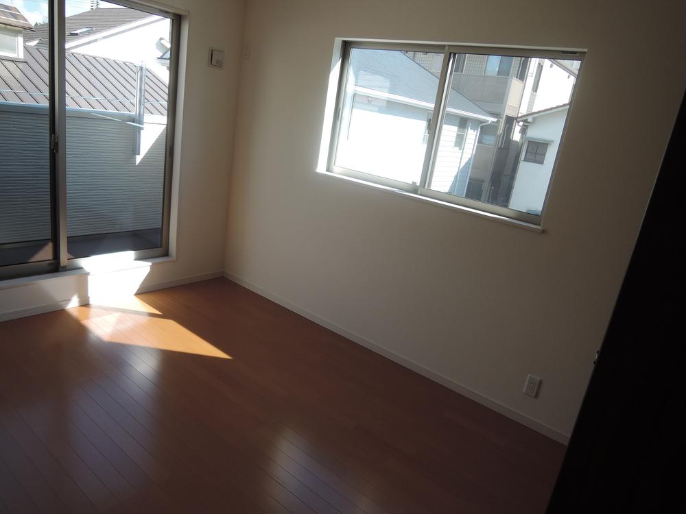 Non-living room. Local (10 May 2013) Shooting