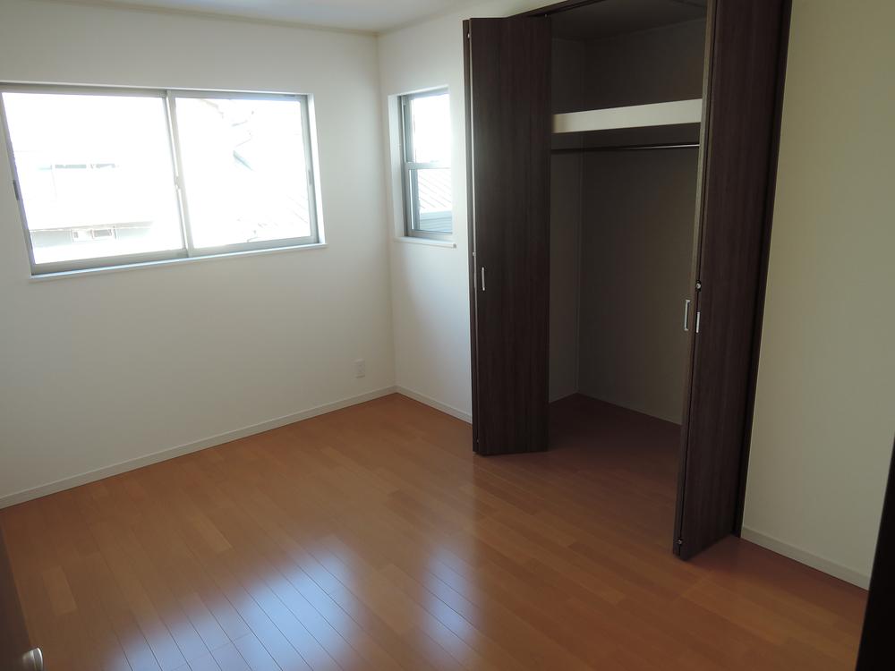 Non-living room. Local (10 May 2013) Shooting