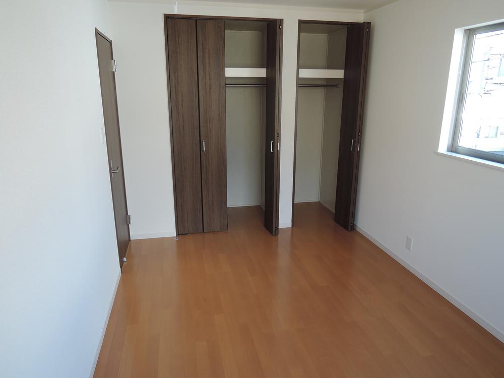 Non-living room. Local (10 May 2013) Shooting