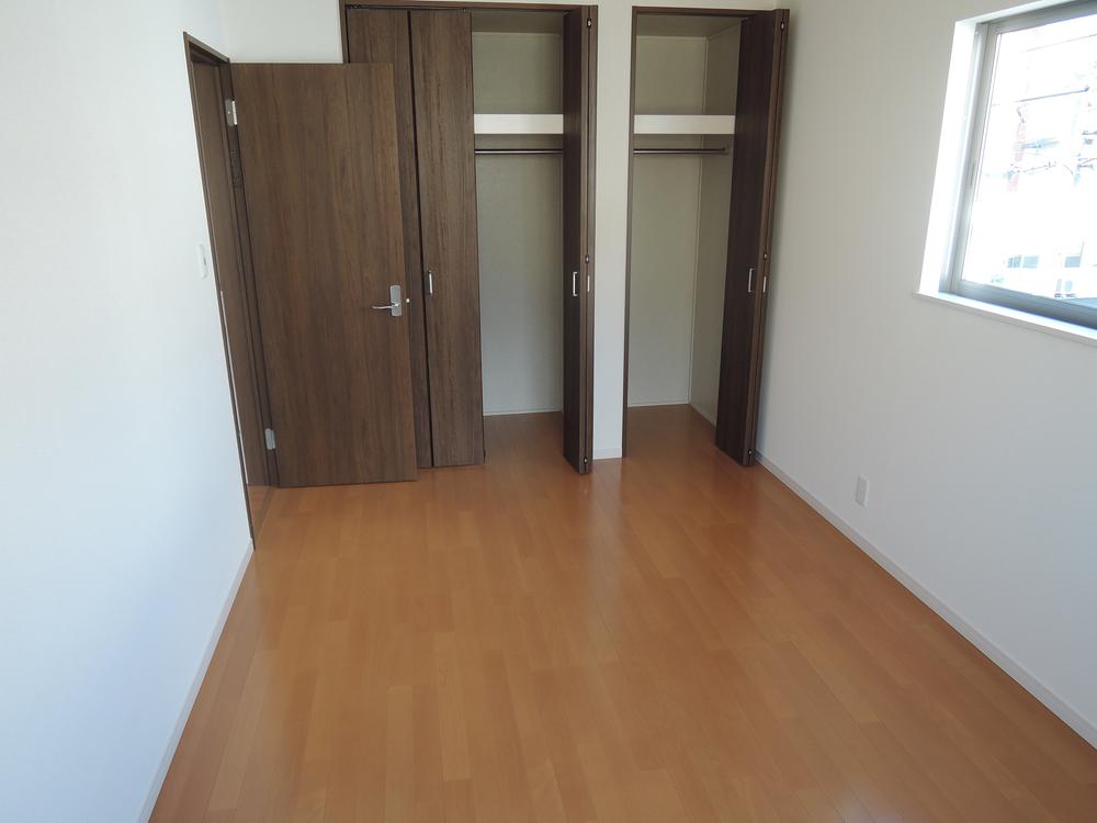 Non-living room. Local (10 May 2013) Shooting