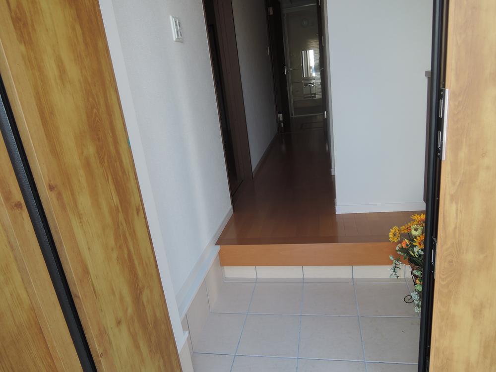 Entrance. Local (10 May 2013) Shooting