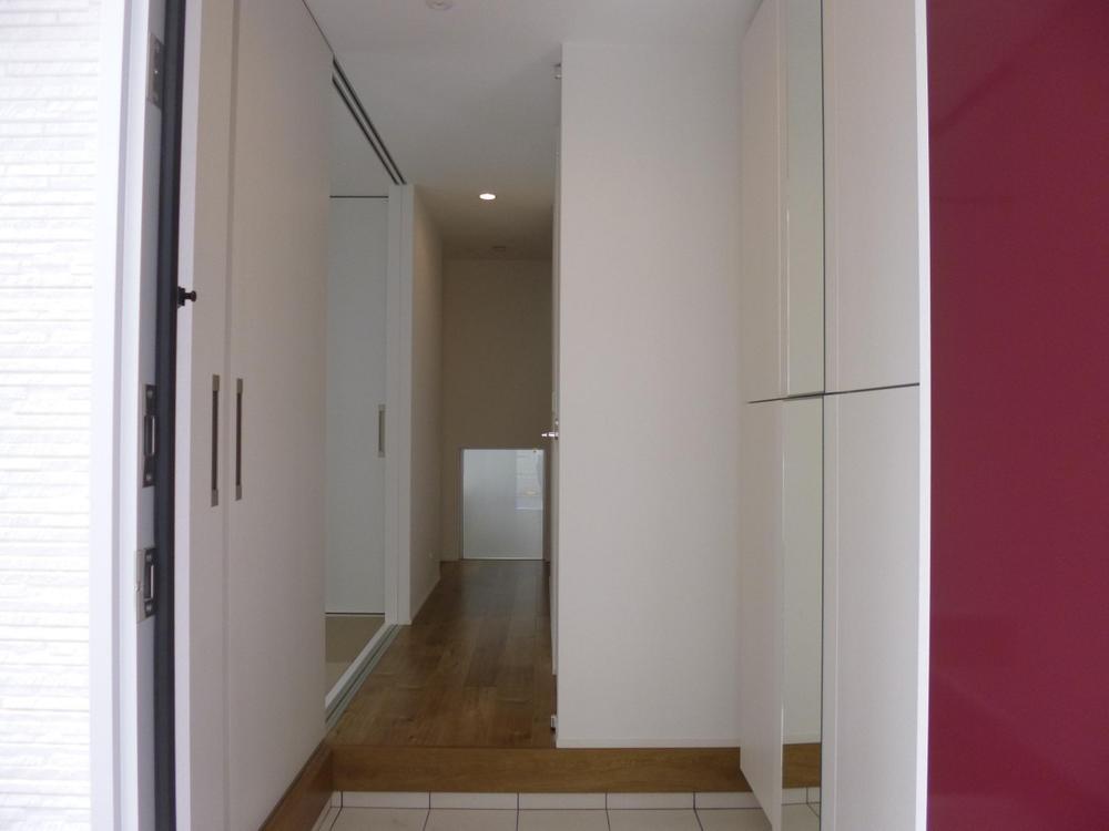 Entrance. (July 2013) Shooting