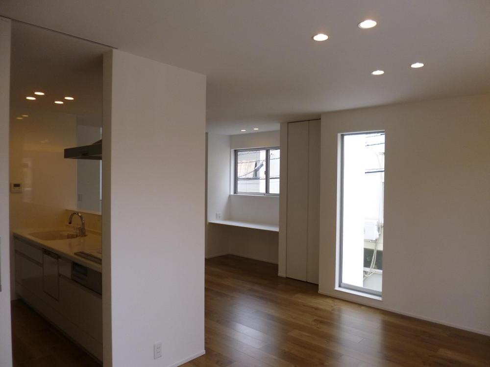 Living. (July 2013) Shooting