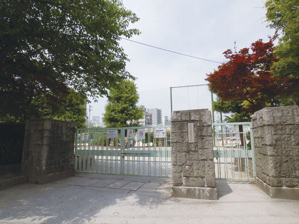 Surrounding environment. Municipal Danbara Elementary School (8-minute walk / About 600m)