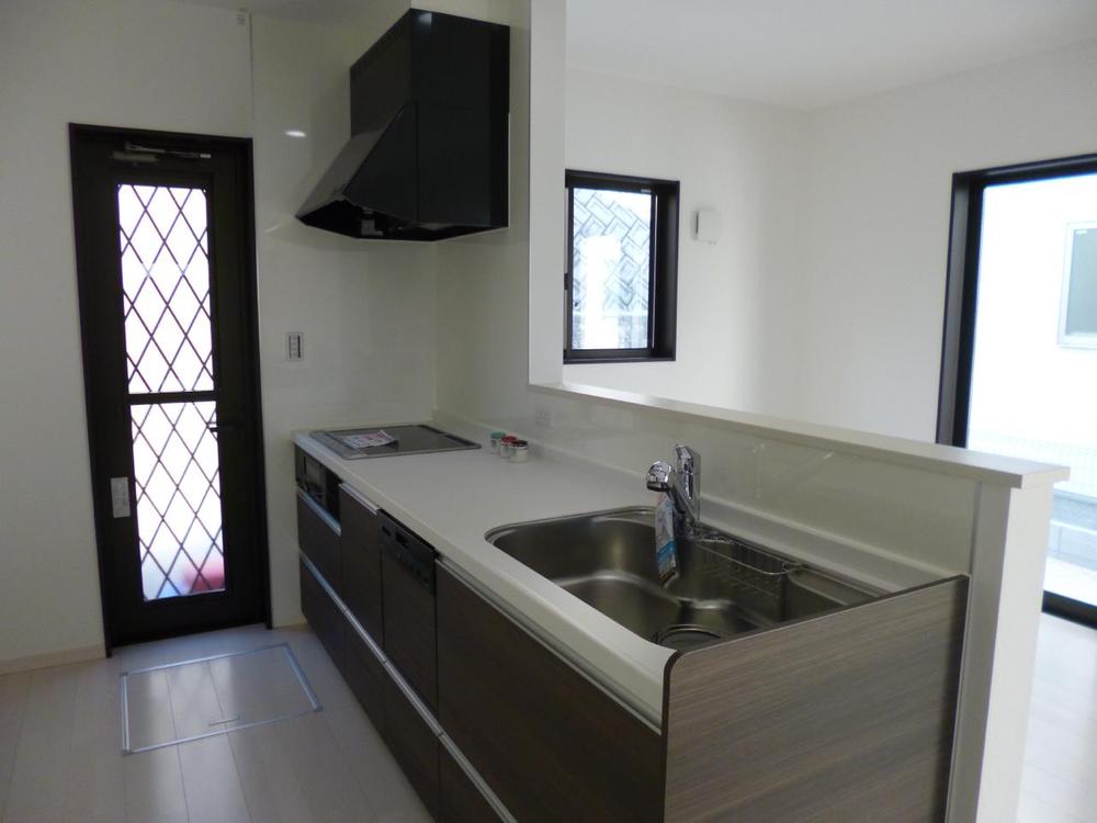 Kitchen. (June 2013) Shooting