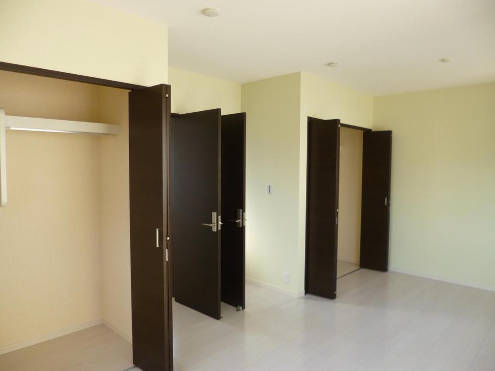 Non-living room. (June 2013) Shooting