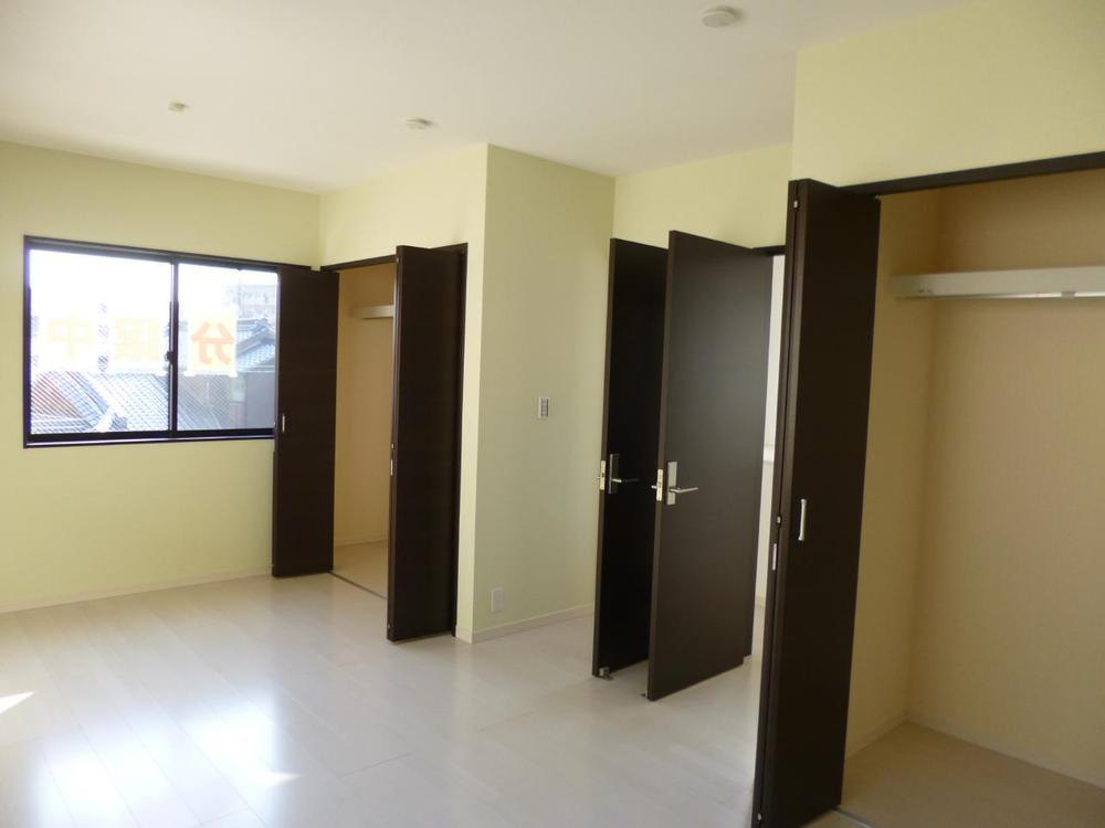 Non-living room. (June 2013) Shooting