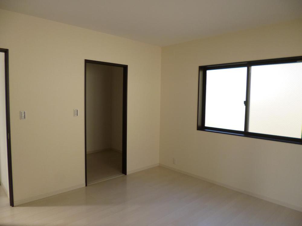 Non-living room. (June 2013) Shooting