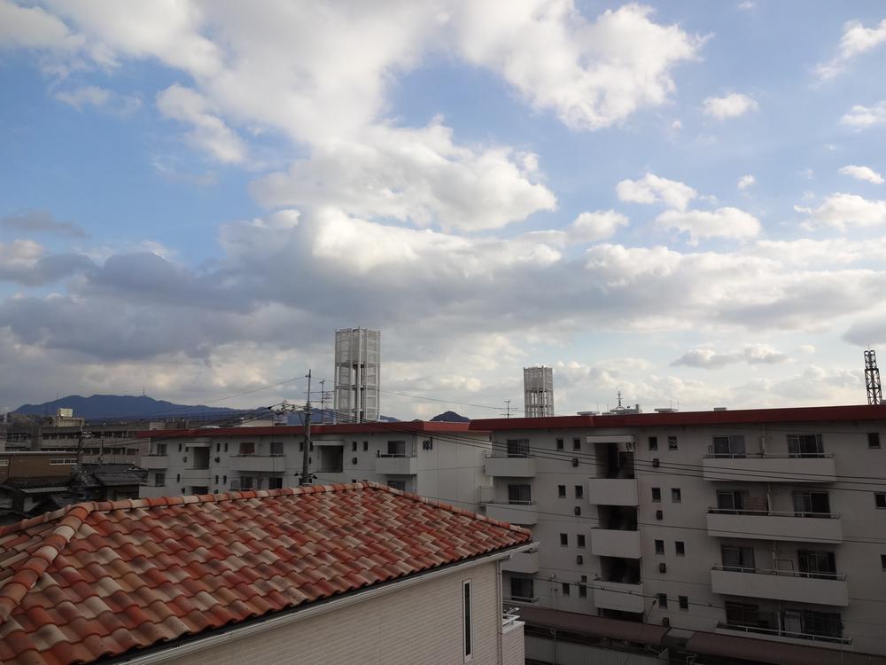 View photos from the dwelling unit. View from the site (December 2013) Shooting