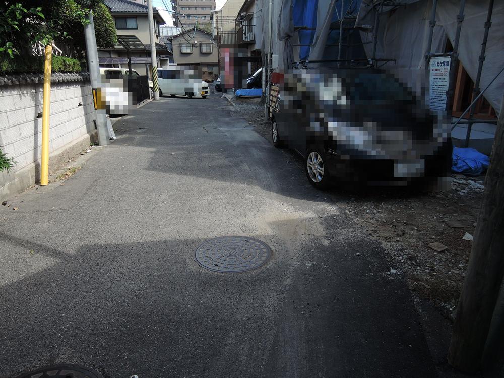 Local photos, including front road. Local (10 May 2013) Shooting