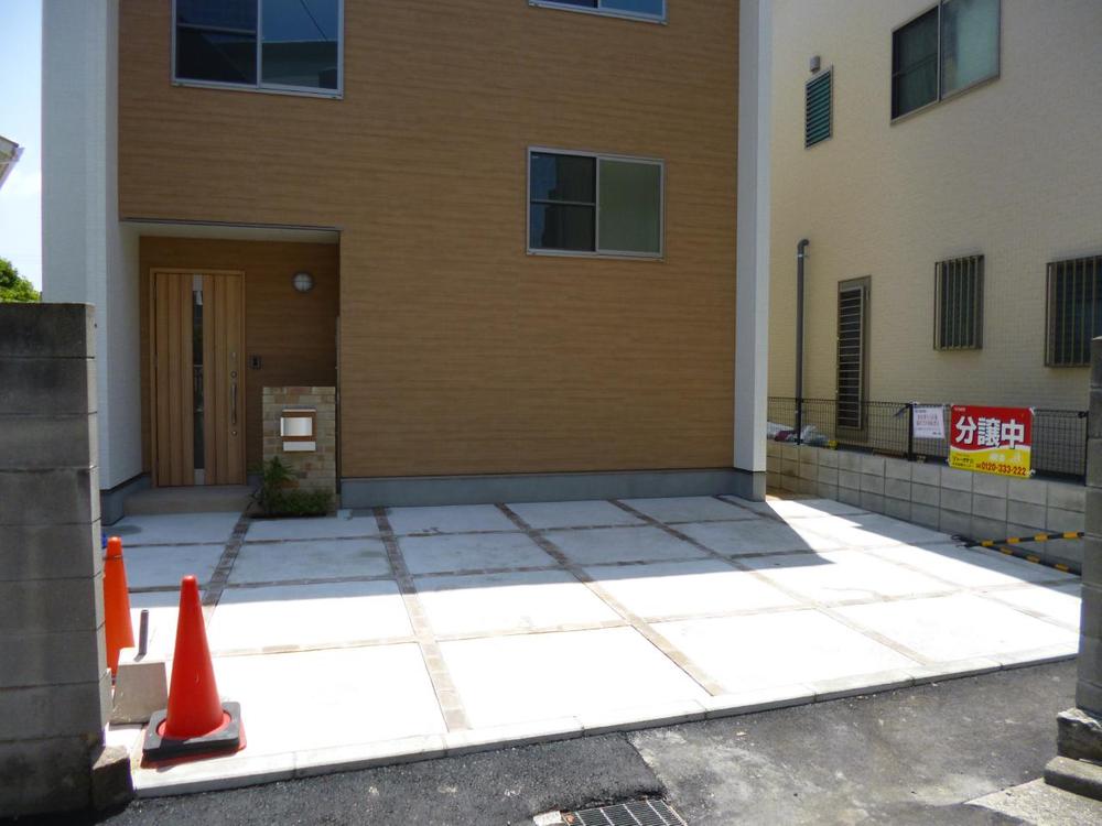 Parking lot. (June 2013) Shooting