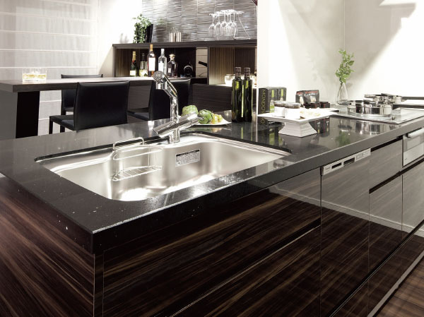 Kitchen.  [KITCHEN] living ・ I was dining with total coordination, System kitchen. It is not an exaggeration be referred to as a modern furniture, It boasts interior taste. Commitment to the kitchen work, Also transmitted from the over-spec specification.