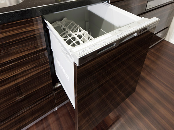 Kitchen.  [ECONAVI with dishwasher] Dirty sensor and tableware amount sensor, Detecting the degree of contamination and the amount. Do water-saving and power-saving at the same time, Provides excellent energy-saving effect. In power eradication mist, Detergency also greatly improve. Top surface operation is also convenient.