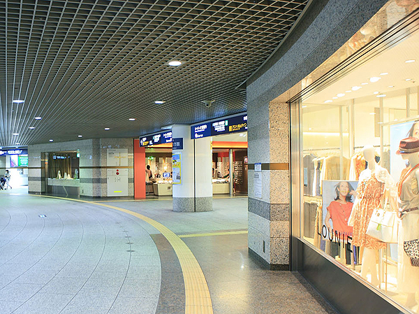 Other. To Kamiyachō Shareo about 20m (1 minute walk)