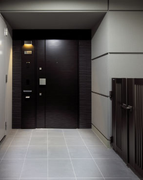 Interior.  [Was both the design and independence, Dignity entrance porch] So that the entrance around is not a mineral space, Adopt a fine also to the door and porch of the material. And gracefully directing the beginning or end of the day. Also, Offer a private porch in front of the entrance, It enhances the private property of each dwelling unit.