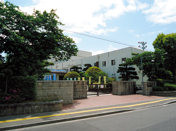 Surrounding environment. Hiroshima Municipal Kokutai-ji junior high school (about 510m / 7-minute walk)
