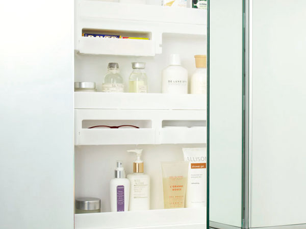 Bathing-wash room.  [Mirror cabinet] The mirror door back, Storage space comes with that can stock, such as cosmetics. (Same specifications)
