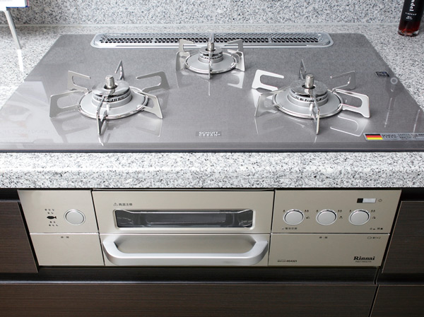 Kitchen. Si sensor stove