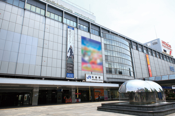 Walk from JR Hiroshima Station 7 minutes. After enjoying shopping in front of the station area, To my home on foot as it is.