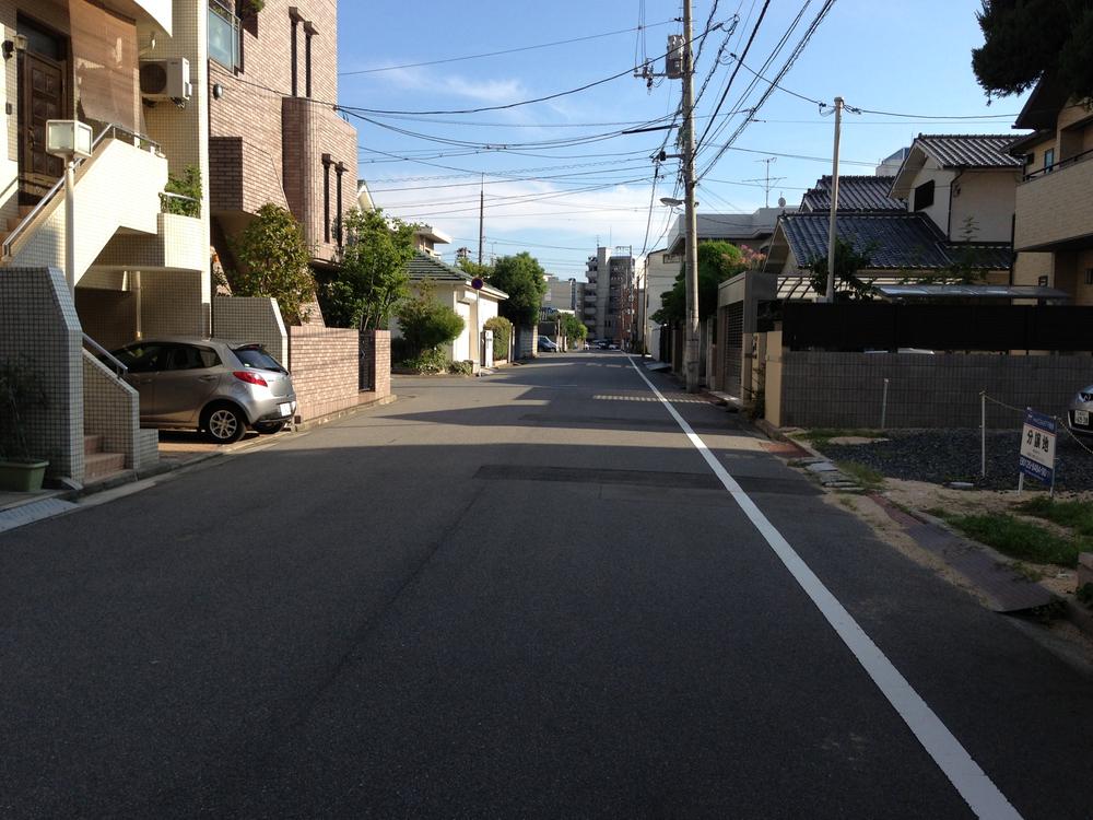 Local photos, including front road. Front road (east about 7.7m)
