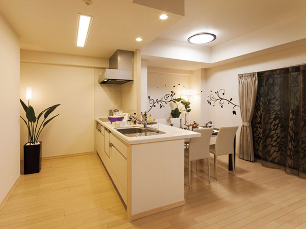 Kitchen.  [kitchen] Refined beauty and functionality, Align the storability with kitchen. The artificial marble of the work top in the popularity of counter kitchen capable of performing household chores while taking the family and communication. (Building in the model room B type)