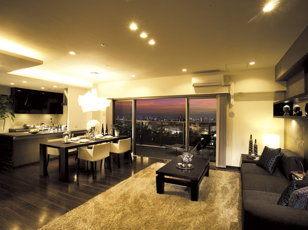 Living.  [living ・ dining] In front of the spread of water and green nature of the landscape, It spun out a tranquil everyday. living ・ The dining of the window, Incorporation of the views of the outside into the room, Adopt a wide center open sash to increase the sense of openness (indoor photos all model room A type menu plan (application deadline Yes / Shooting fee). View from the actual somewhat different in a composite of view photographs taken in October 2012 from the corresponding 15-floor local)