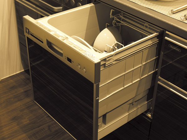 Kitchen.  [Dishwasher] Dishwasher plasma cluster adopted, It protects the cleanliness at the antibacterial steam cleaning. About 6 servings of tableware corresponding.