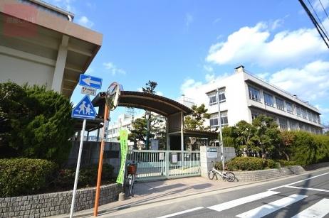 Primary school. 1051m to Hiroshima Municipal Funeiri Elementary School