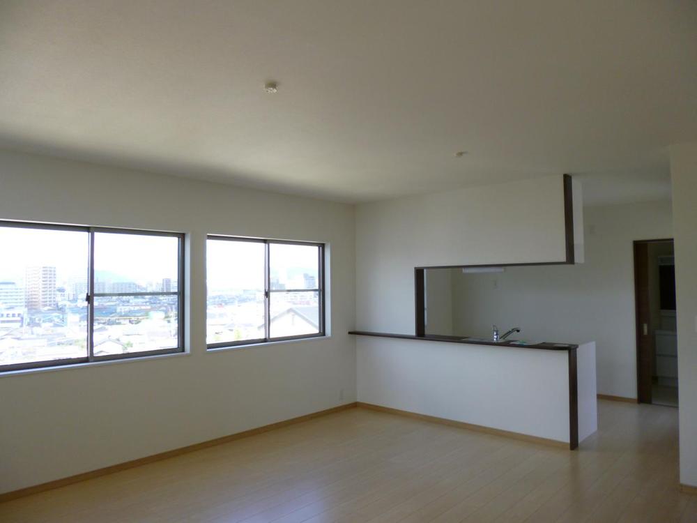 Living. (September 2012) shooting