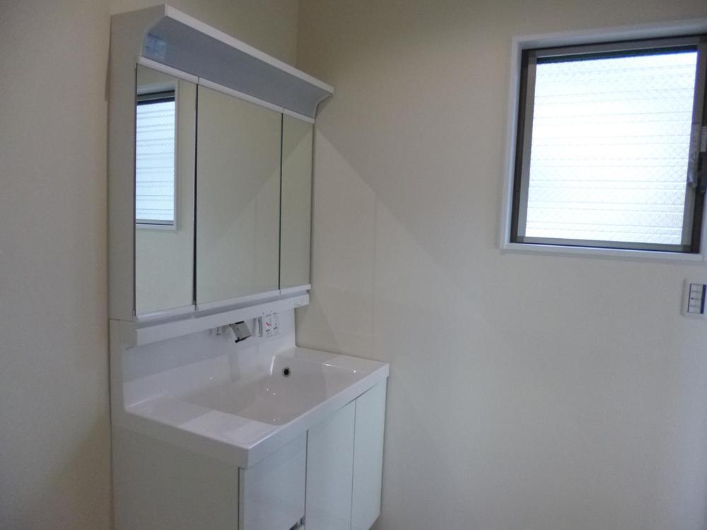 Wash basin, toilet. (September 2012) shooting