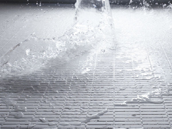 Bathing-wash room.  [Flagstone floor] Adopt a hard Flagstone floor slip good drainage in the bathroom floor. It saves also time of dry easy cleaning.