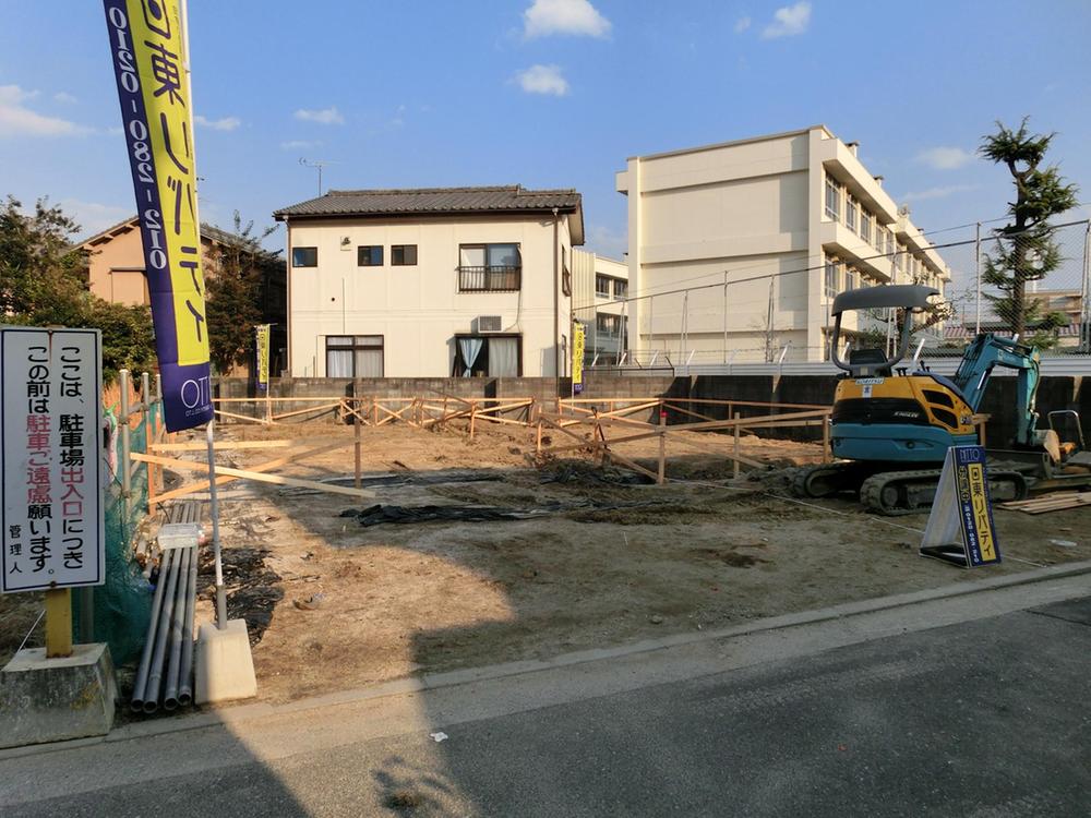 Local appearance photo. Local (12 May 2013) Shooting