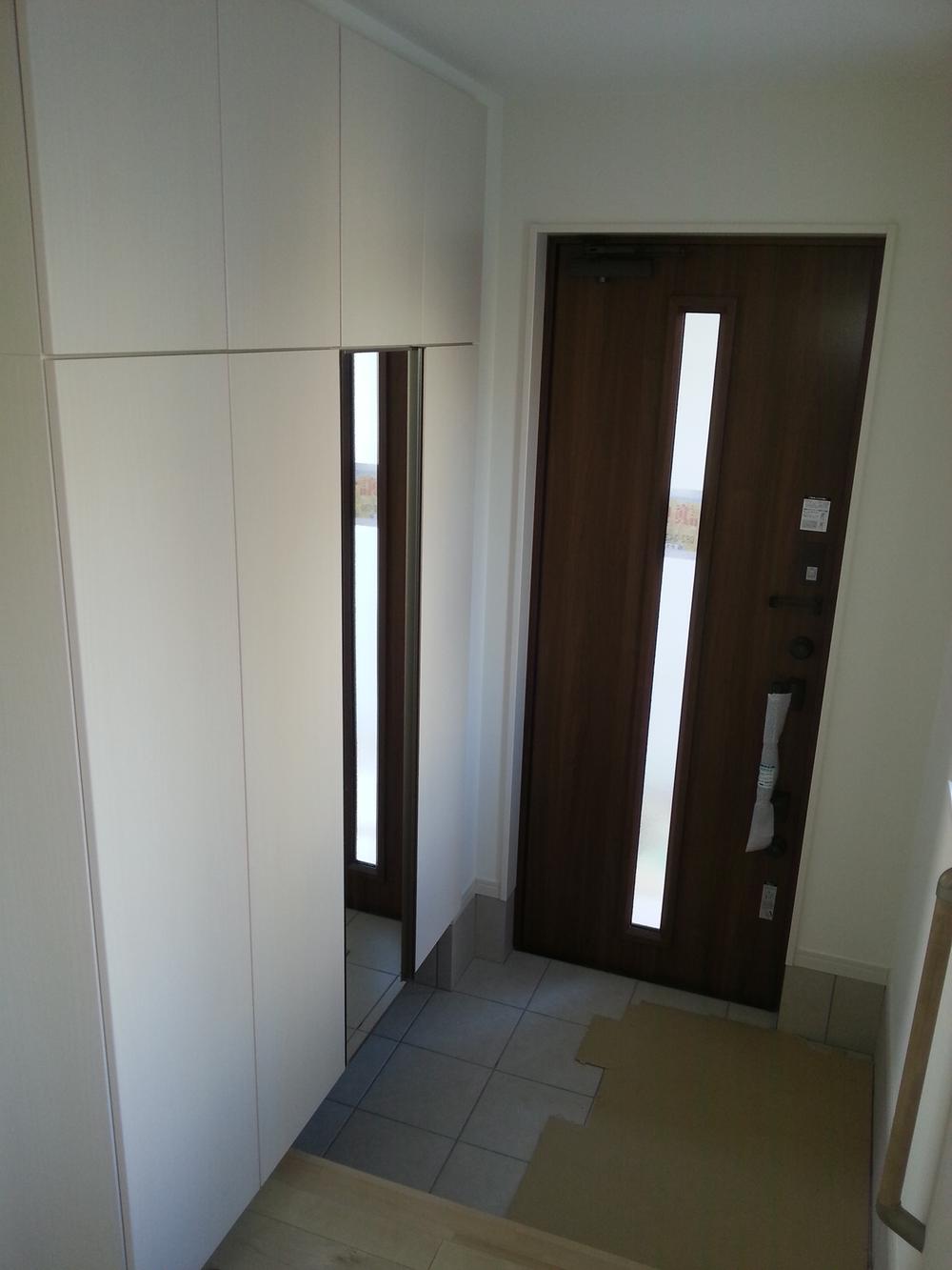 Entrance. Local (11 May 2013) Shooting