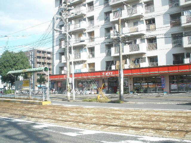 Convenience store. Convenient convenience store vacant until poplar Funairiminami shop 490m 24 hours. Convenient a little shopping