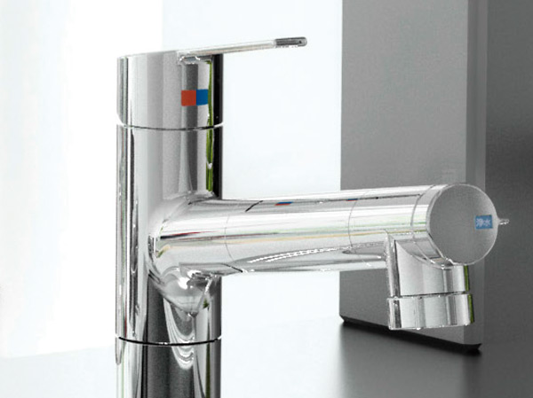 Kitchen.  [Water purifier integrated shower faucet] Temperature at the touch of a button ・ You can adjust the amount of water. Switching is also one button of a water purification and tap water.  ※ Water purifier cartridge will separately be any agreement.