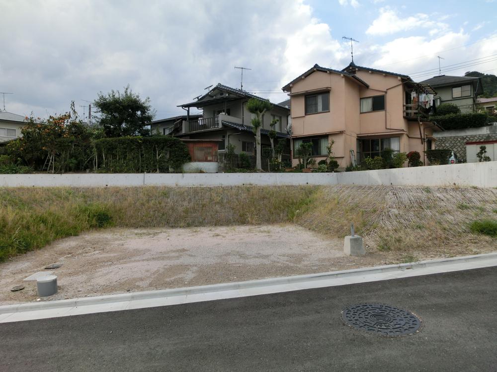 Local appearance photo. Local (10 May 2013) Shooting