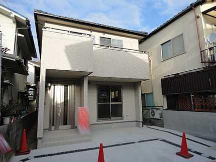 Local appearance photo. Local (08 May 2013) Shooting