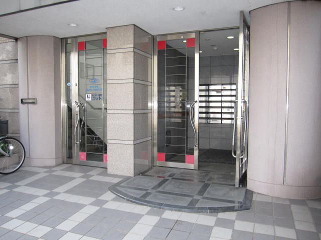Entrance. ☆ Luxurious entrance.