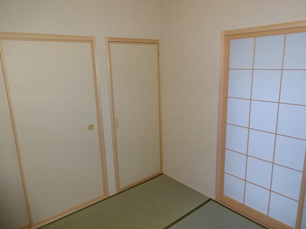 Non-living room. Indoor (12 May 2013) Shooting