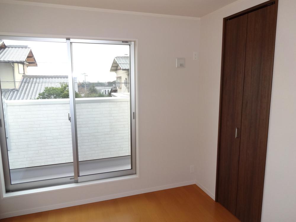 Non-living room. Indoor (12 May 2013) Shooting