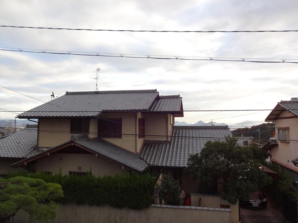 View photos from the dwelling unit. View from the site (December 2013) Shooting