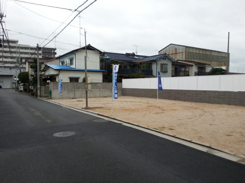 Local photos, including front road. Local (10 May 2013) Shooting