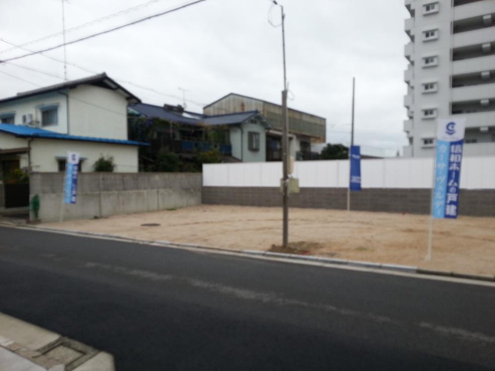 Local appearance photo. Local (10 May 2013) Shooting