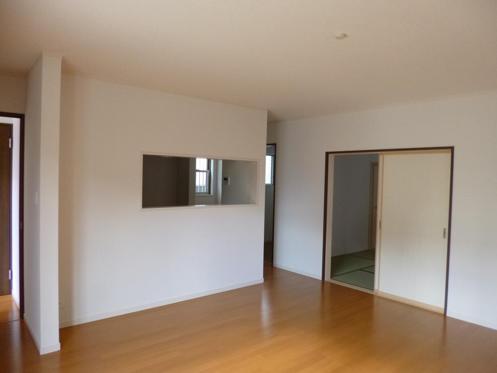 Living. (November 2013) Shooting