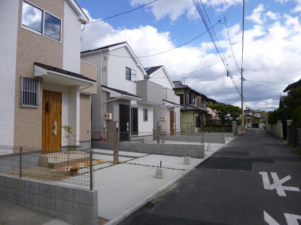 Local photos, including front road. (November 2013) Shooting