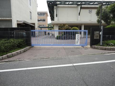 Junior high school. Koinaka 2548m to school