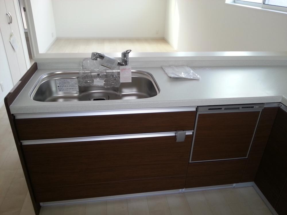 Kitchen. Local (11 May 2013) Shooting