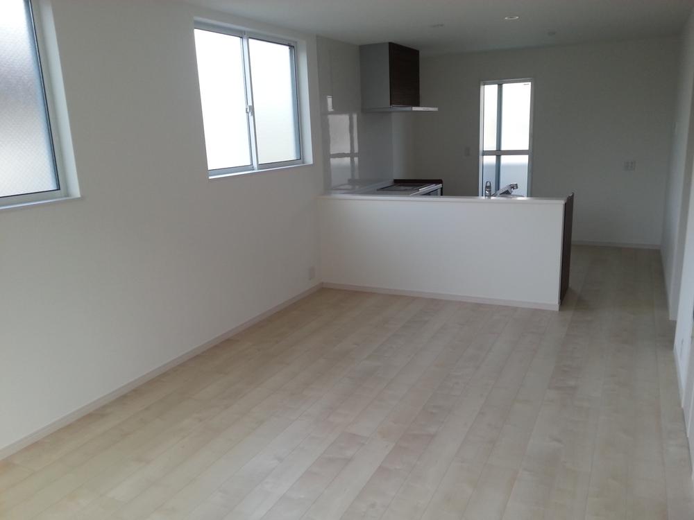 Living. Local (11 May 2013) Shooting