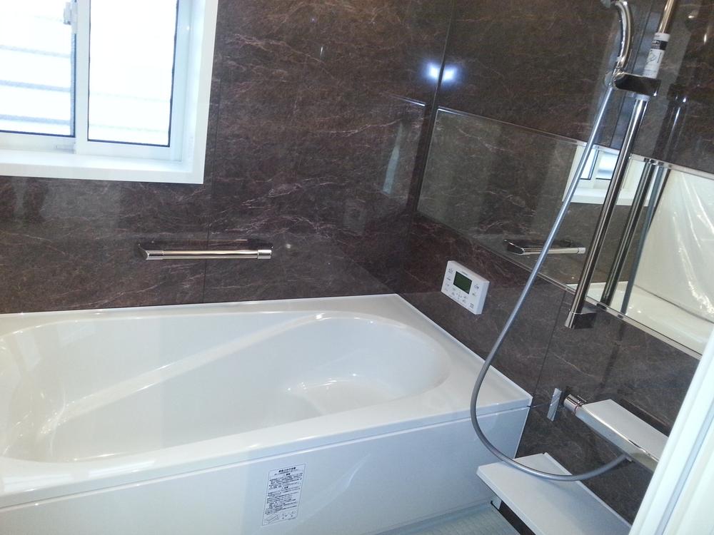 Bathroom. Local (11 May 2013) Shooting