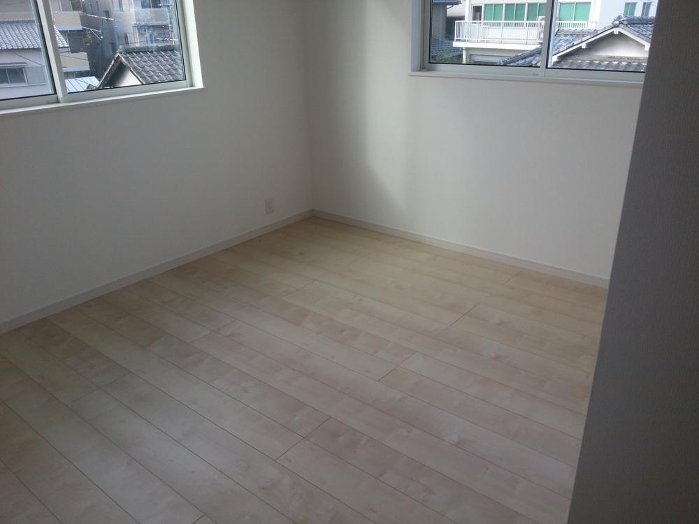 Non-living room. Local (11 May 2013) Shooting